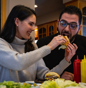 donair_eating_01