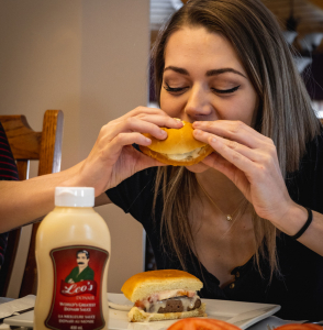 donair_eating_02